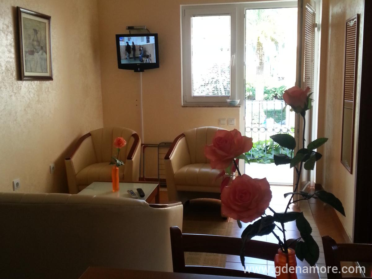 Apartment & rooms Janovic, privatni smeštaj u mestu Budva, Crna Gora